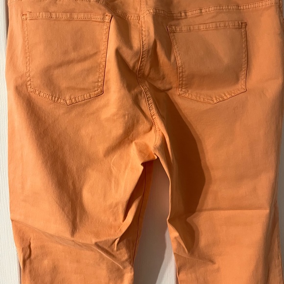 Chico’s Size 2.5 Peach Capri Women’s Pants 5 Pockets Zip Up. Made in Morocco, 97 - Picture 6 of 13
